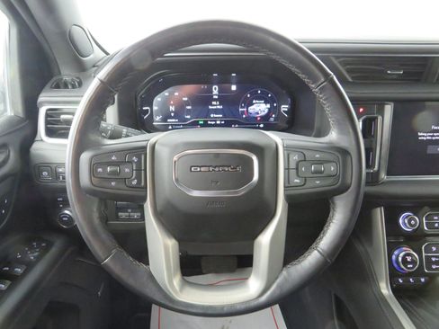 Used 2022 GMC Yukon XL Denali w/ Advanced Technology Package image 13