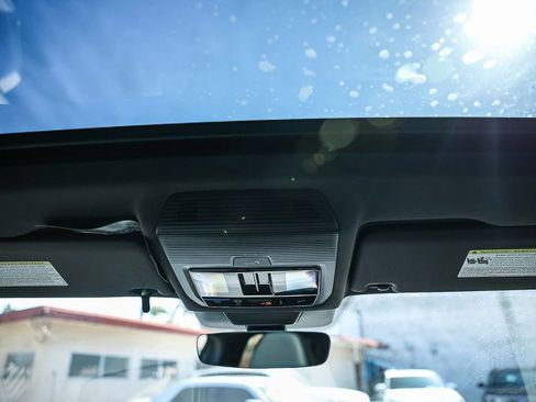 New 2026 Volkswagen Tiguan SE R-Line image 25