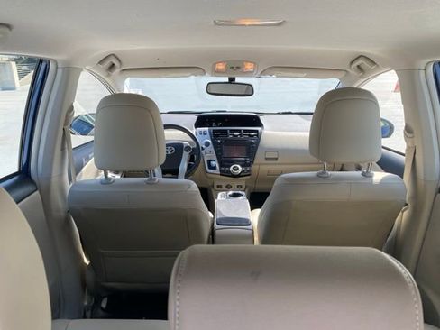 Used 2013 Toyota Prius V Five FWD image 9