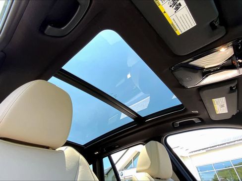 Used 2021 BMW X3 xDrive30i w/ Premium Package image 13