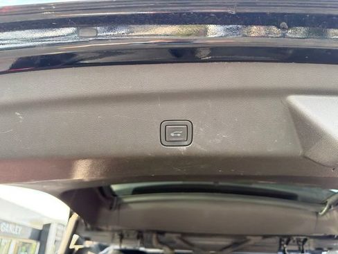 Used 2023 GMC Yukon AT4 w/ AT4 Premium Plus Package AWD/4WD image 19