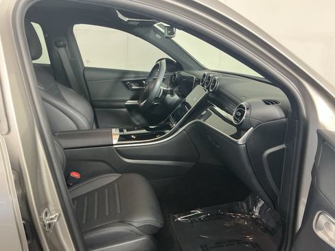 Used 2024 Mercedes-Benz GLC 300 4MATIC image 20
