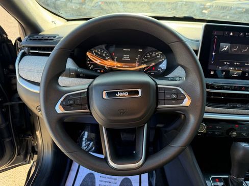 Used 2023 Jeep Compass Sport image 16