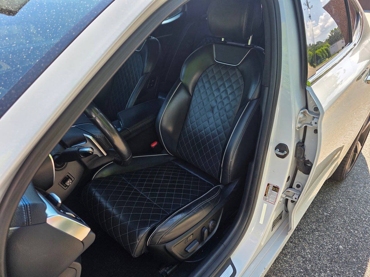 Used 2019 Genesis G70 3.3T Advanced w/ Sport Package RWD image 15