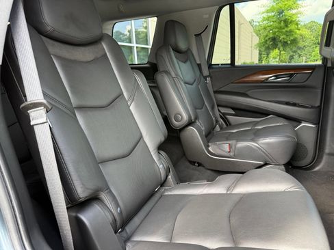 Used 2019 Cadillac Escalade Luxury AWD/4WD image 41