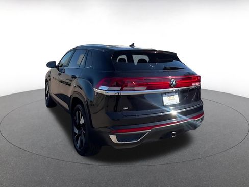 Used 2025 Volkswagen Atlas Cross Sport SE image 11