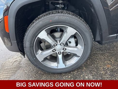 New 2025 Jeep Grand Cherokee Limited image 15