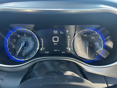 Used 2026 Chrysler Pacifica Pinnacle w/ Trailer Tow Group FWD image 78