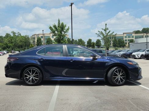 Used 2021 Toyota Camry SE w/ Cold Weather Package FWD image 30