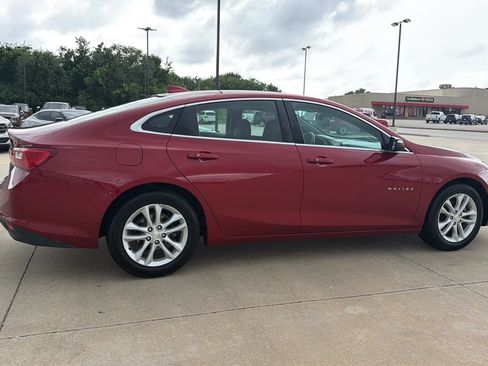 Used 2017 Chevrolet Malibu LT FWD image 15