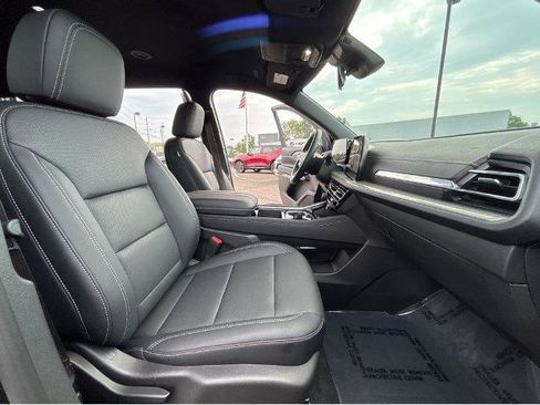 Used 2026 Chevrolet Traverse LT AWD/4WD image 6