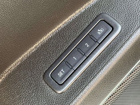 Used 2016 Chevrolet Tahoe LTZ AWD/4WD image 18