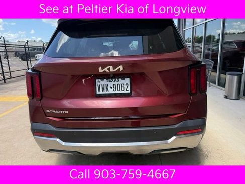 Certified 2025 Kia Sorento S FWD image 7