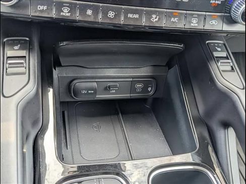 Used 2025 Kia Telluride S FWD image 17