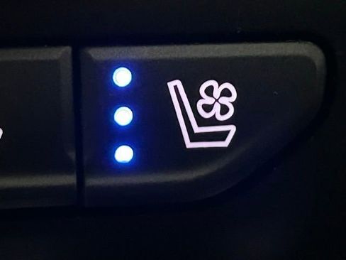 Used 2021 GMC Sierra 1500 Denali w/ Driver Alert Package II image 8