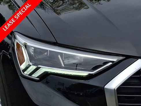 Certified 2025 Audi Q3 2.0T Premium Plus w/ Premium Plus Package AWD/4WD image 16
