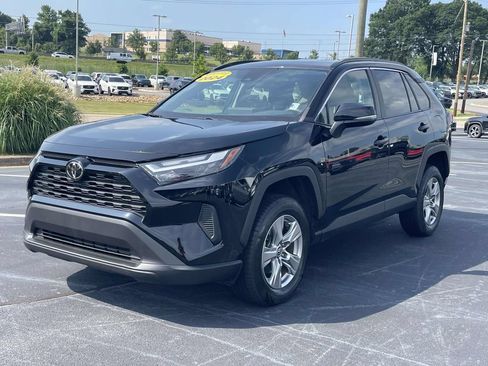 Used 2024 Toyota RAV4 XLE FWD image 3