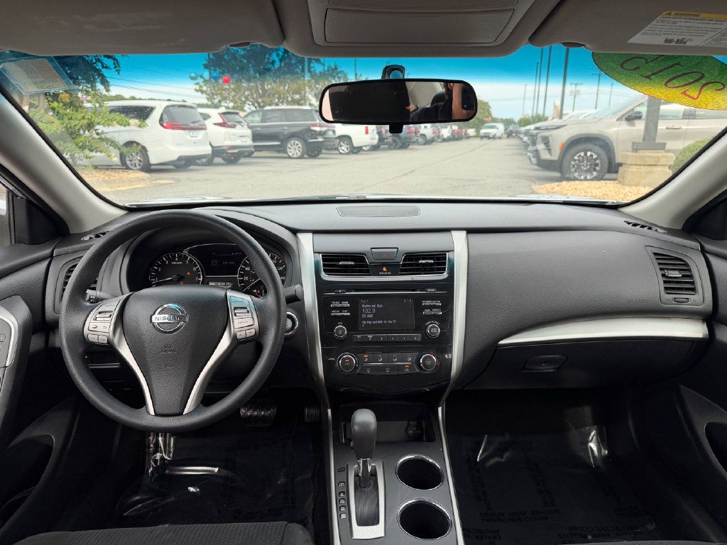 Used 2015 Nissan Altima 2.5 S w/ Special Edition Package FWD image 14
