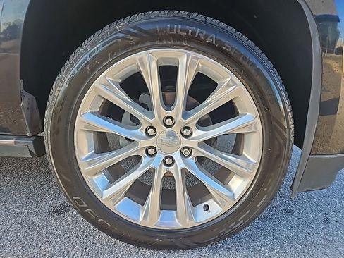 Used 2019 Cadillac Escalade Platinum image 11