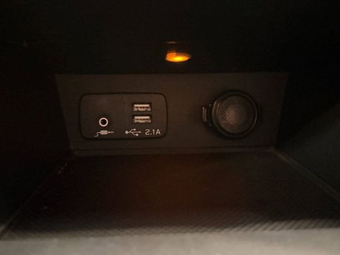 Used 2020 Subaru Crosstrek 2.0i Limited w/ Moonroof Package w/Navigation image 17