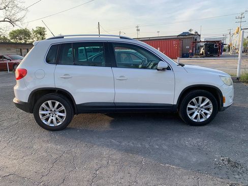 Used 2009 Volkswagen Tiguan SE image 3