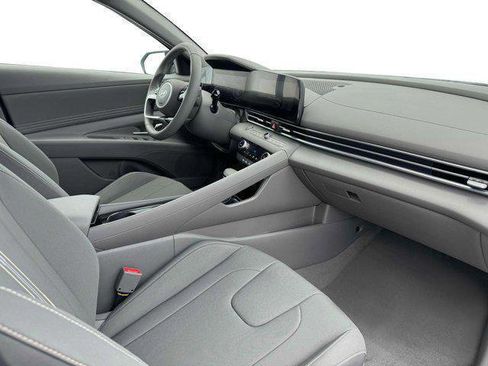New 2025 Hyundai Elantra SEL image 22