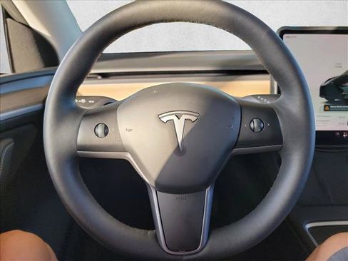 Used 2023 Tesla Model Y Long Range AWD/4WD image 19
