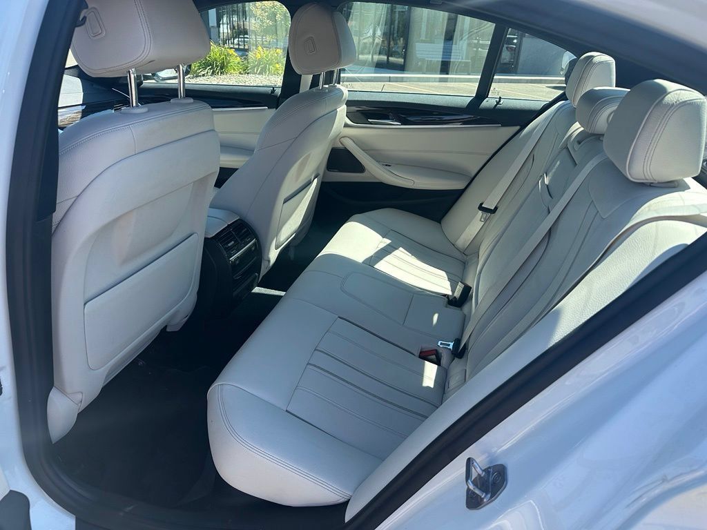 Used 2017 BMW 540i xDrive AWD/4WD image 11