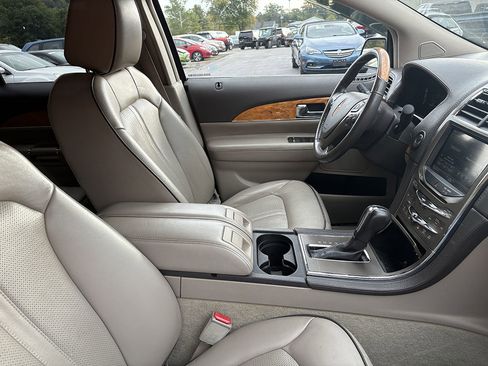 Used 2012 Lincoln MKX AWD image 5