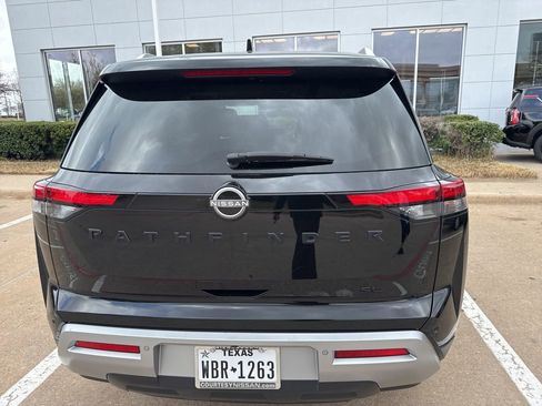 Certified 2024 Nissan Pathfinder SL w/ Lighting Package (N92) image 4