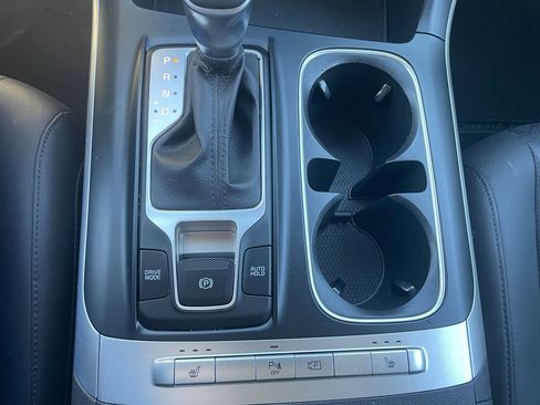 Used 2024 Kia Carnival LX image 17