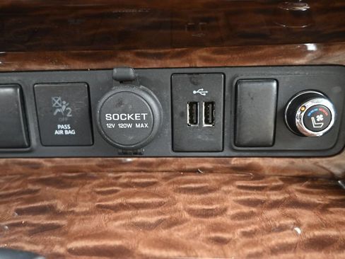 Used 2018 Nissan Armada Platinum w/ Captain Seat Package AWD/4WD image 22