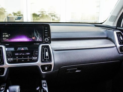 Used 2021 Kia Sorento SX Prestige image 16