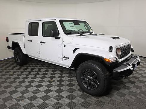 New 2026 Jeep Gladiator Sport AWD/4WD image 2