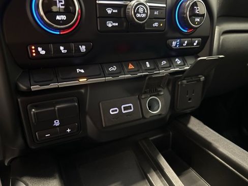 Used 2020 Chevrolet Silverado 2500 LTZ w/ LTZ Plus Package image 29