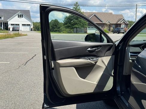 Used 2019 Cadillac XT4 Luxury FWD image 11