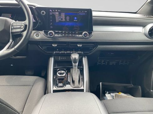 Used 2023 Chevrolet Colorado LT w/ LT Convenience Package II AWD/4WD image 16