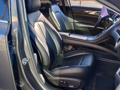 Used 2016 Lincoln MKZ Hybrid image 23