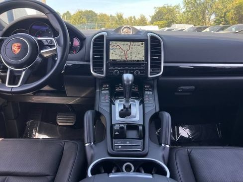 Used 2016 Porsche Cayenne AWD/4WD image 15