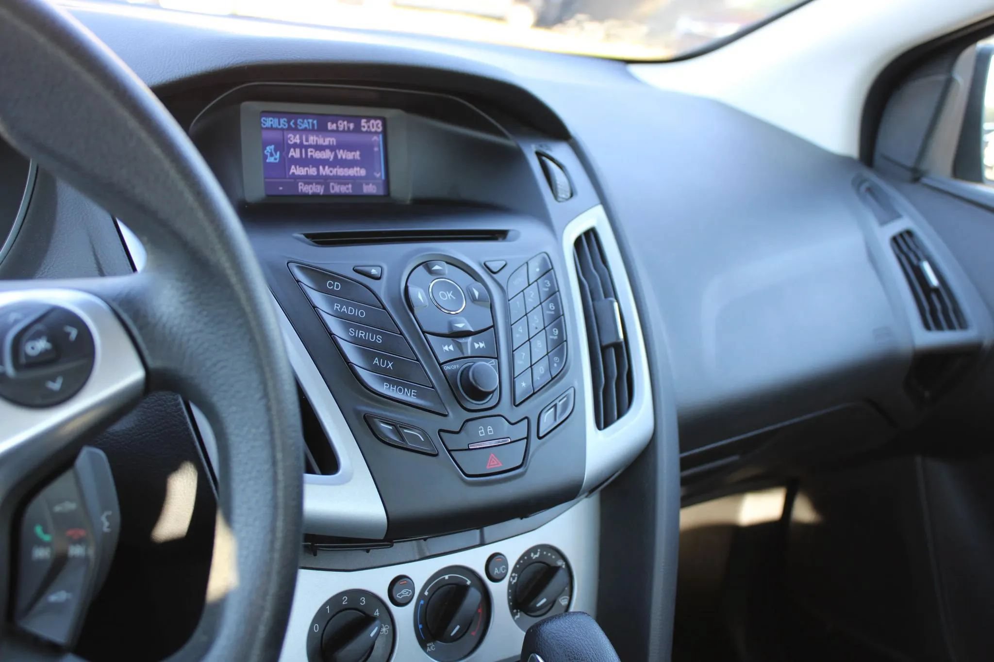 Used 2013 Ford Focus SE FWD image 18