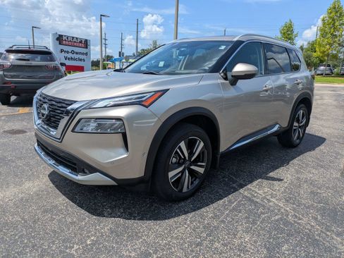 Used 2022 Nissan Rogue Platinum w/ Head-Up Display Package FWD image 8