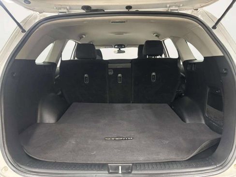 Used 2016 Kia Sorento LX w/ LX Convenience Package image 15