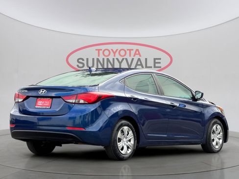 Used 2016 Hyundai Elantra SE image 3