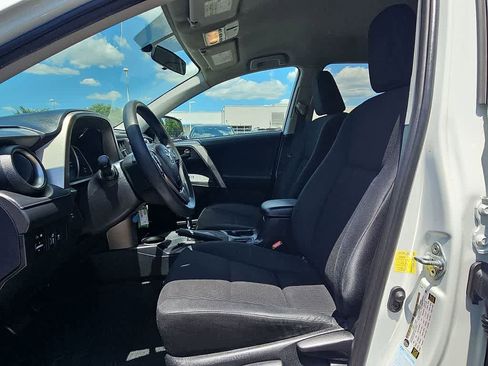 Used 2015 Toyota RAV4 LE AWD/4WD image 17