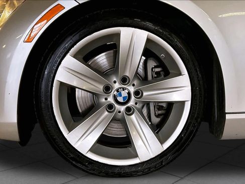 Used 2010 BMW 335i Convertible RWD image 9