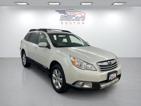Used 2012 Subaru Outback 2.5i Limited image 3