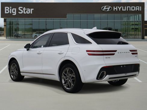Used 2022 Genesis GV70 2.5T w/ Advanced Package AWD/4WD image 3
