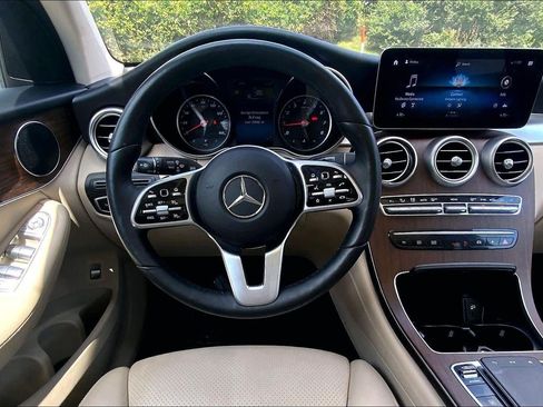 Used 2020 Mercedes-Benz GLC 300 4MATIC image 5