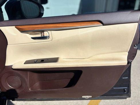 Used 2017 Lexus ES 300h image 11