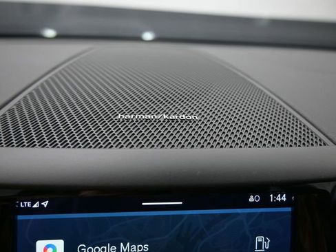 Used 2023 Volvo XC60 B5 Ultimate w/ Climate Package image 31